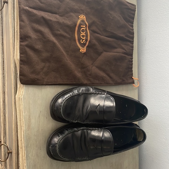 Tod’s men’s black penny loafers - Picture 4 of 4